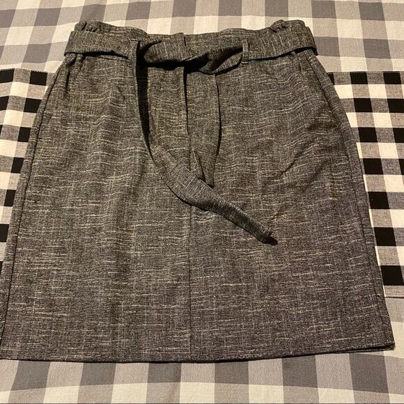 LOFT Outlet Belted Paperbag Skirt w/ Pockets Size 6 Petite - Picture 2 of 9